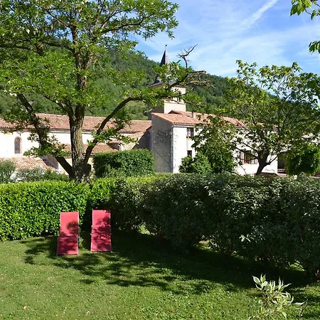 Camping La Mare Aux Fées 3*