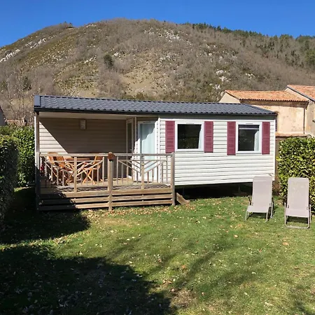 Camping La Mare Aux Fées 3*